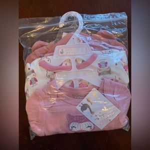 3 pack onesies, NWT, 0-3 months